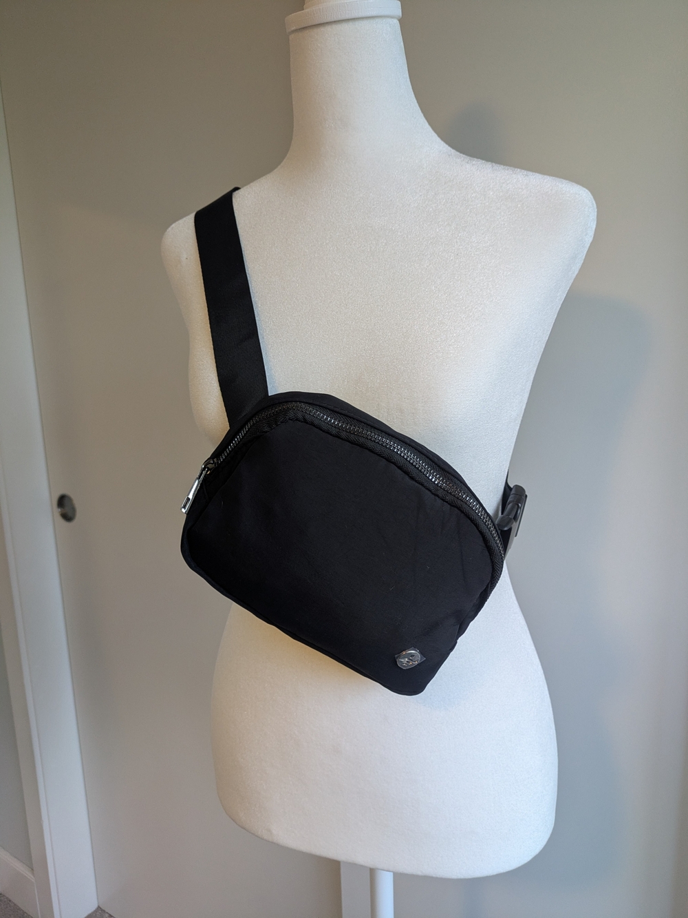 Halara NWT Crossbody/Fanny Pack Style Bag